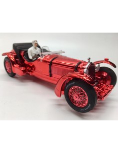 ALFA ROMEO 8C RED SATIN 2