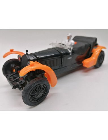 ALFA ROMEO 8C BLACK & PAPAYA